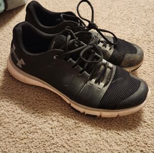 Men size 12 Under Armour Tennis Shoes